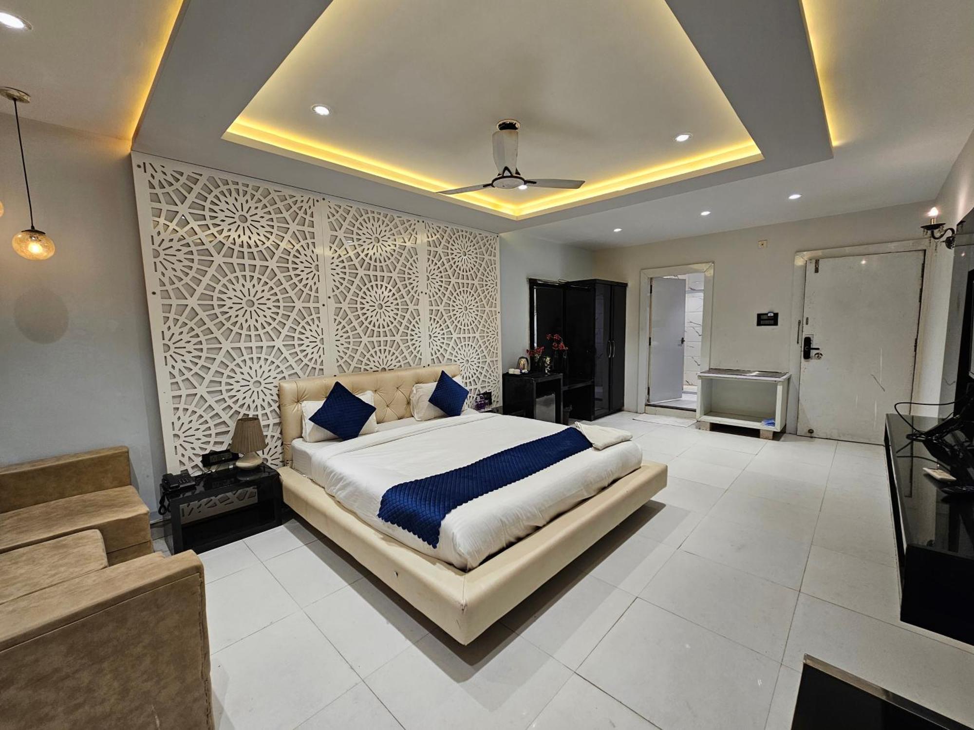Hotel Mk Vivanta Gwalior Eksteriør billede