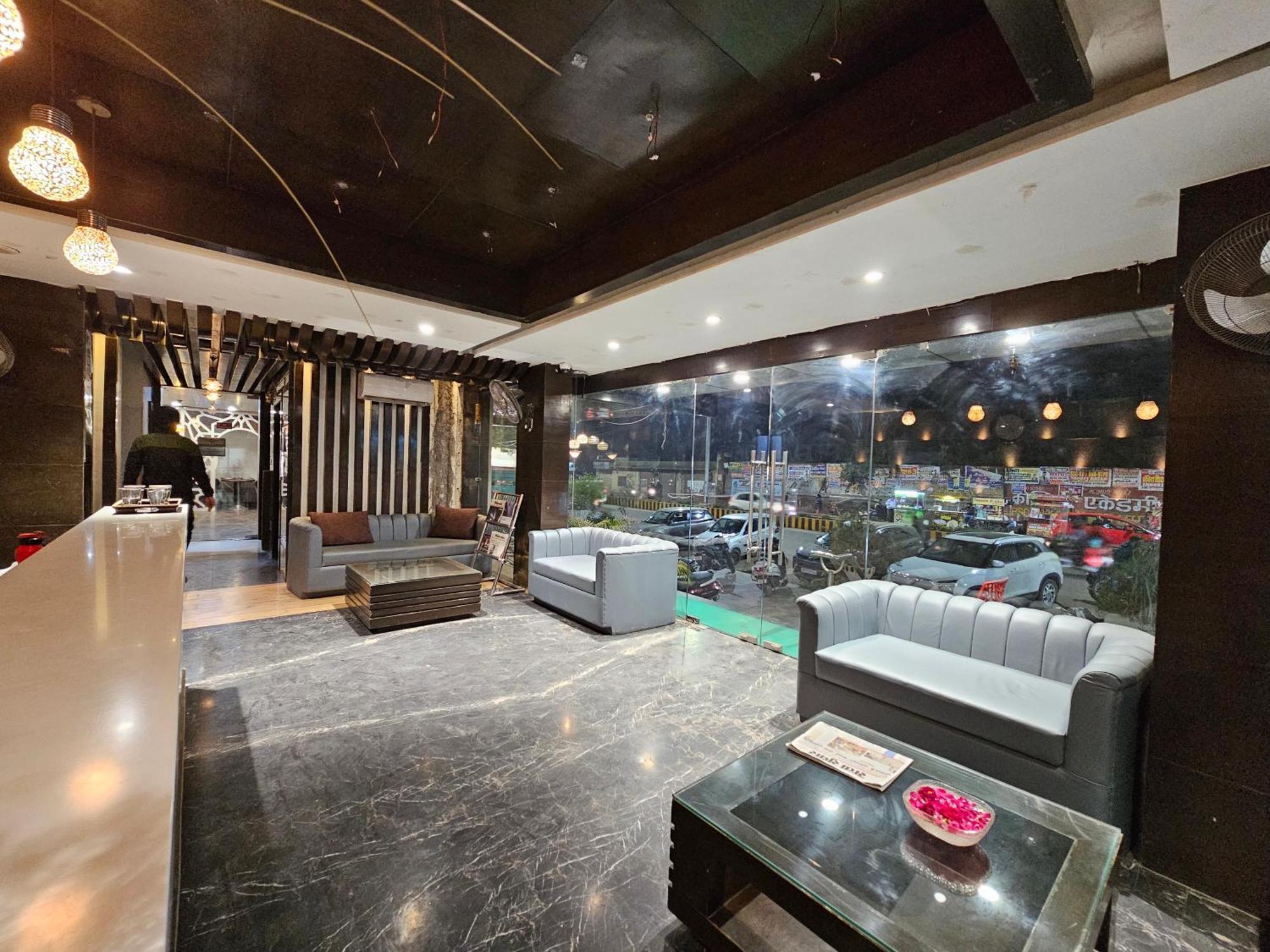 Hotel Mk Vivanta Gwalior Eksteriør billede