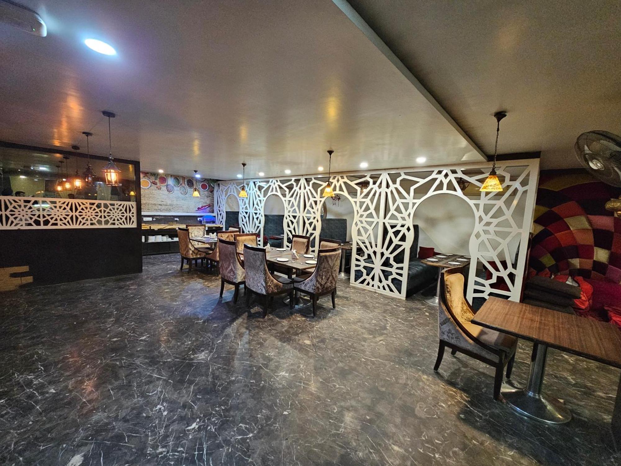 Hotel Mk Vivanta Gwalior Eksteriør billede