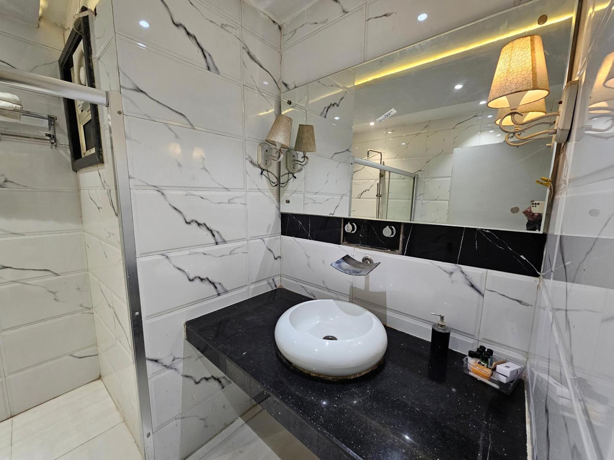 Hotel Mk Vivanta Gwalior Eksteriør billede