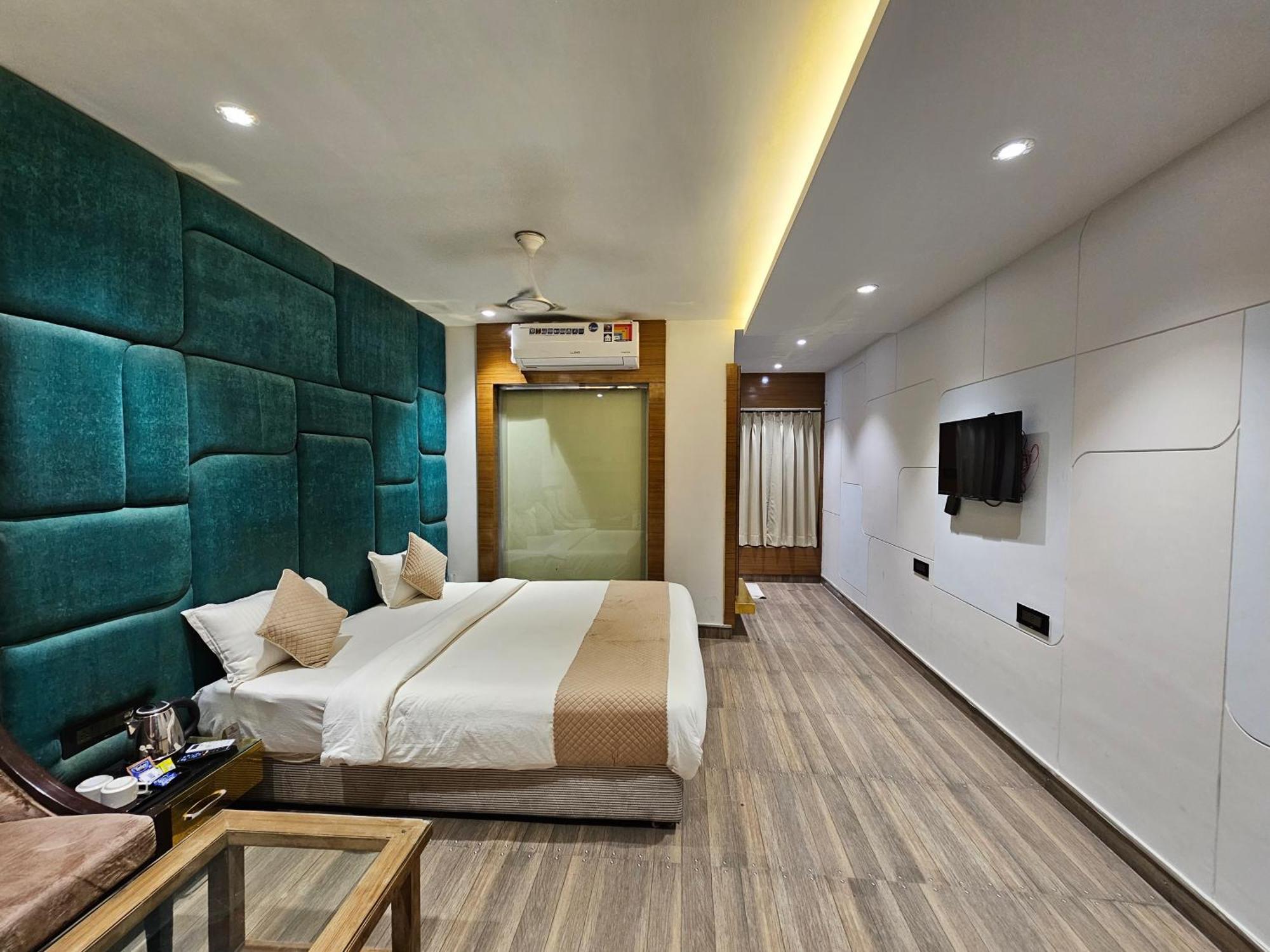 Hotel Mk Vivanta Gwalior Eksteriør billede