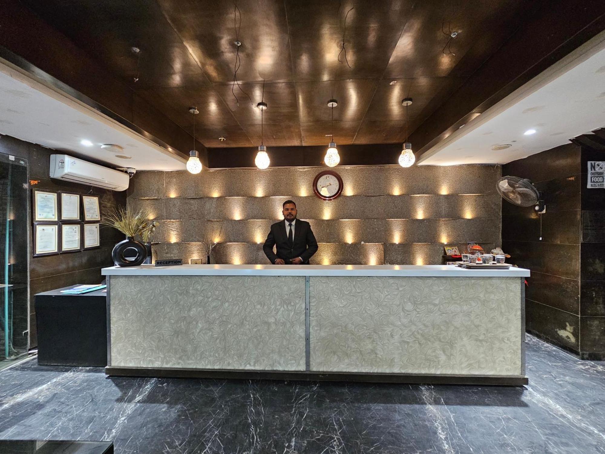 Hotel Mk Vivanta Gwalior Eksteriør billede